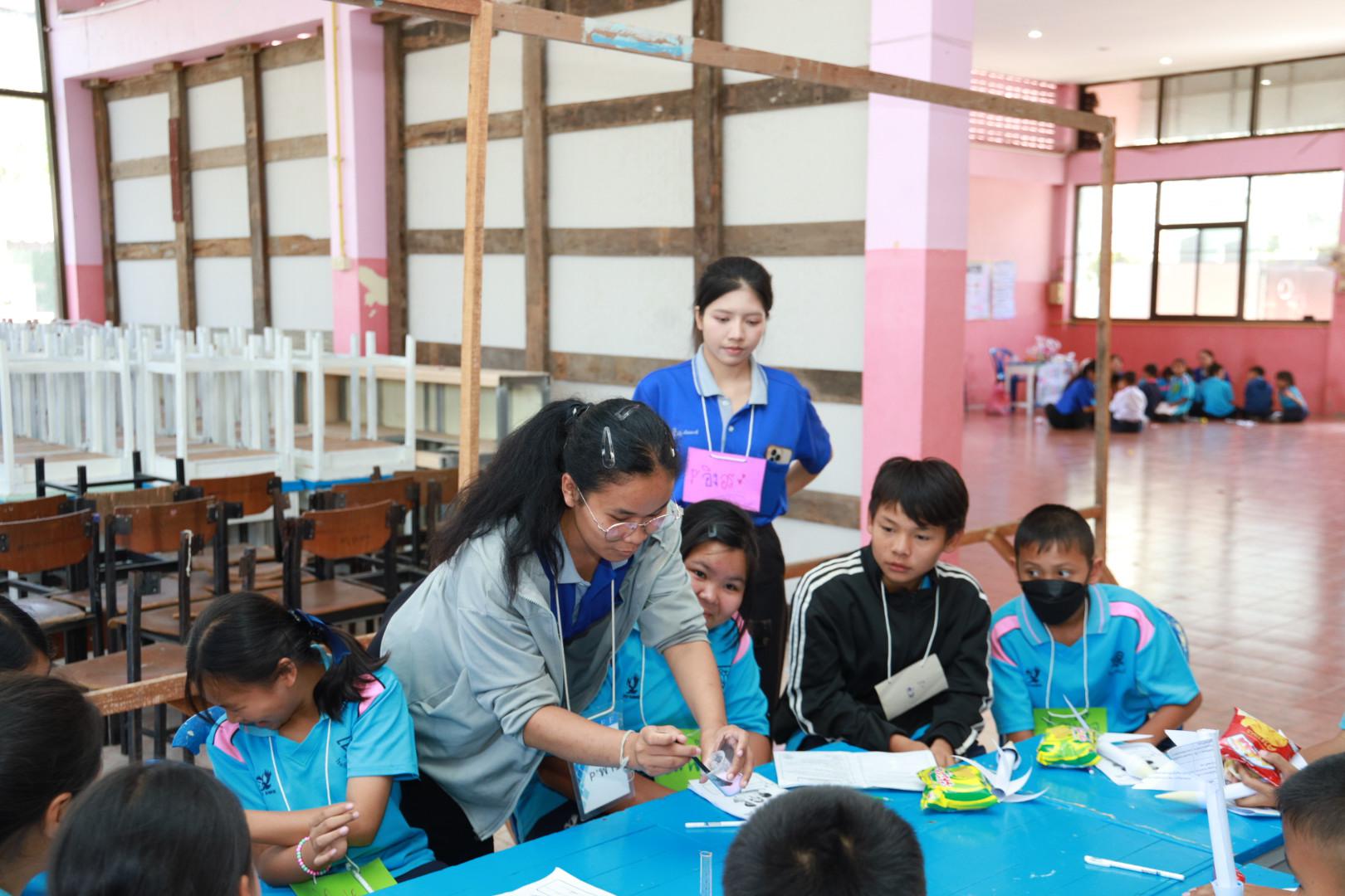 294. วันที่ 27 มกราคม 2569 โปรแกรมวิชาวิทยาศาสตร์ทั่วไป ได้จัดค่ายสเต็มศึกษาให้กับนักเรียนชั้นประถมศึกษาปีที่1-6 ณ โรงเรียนอนุบาลคลองขลุง จ.กำแพงเพชร